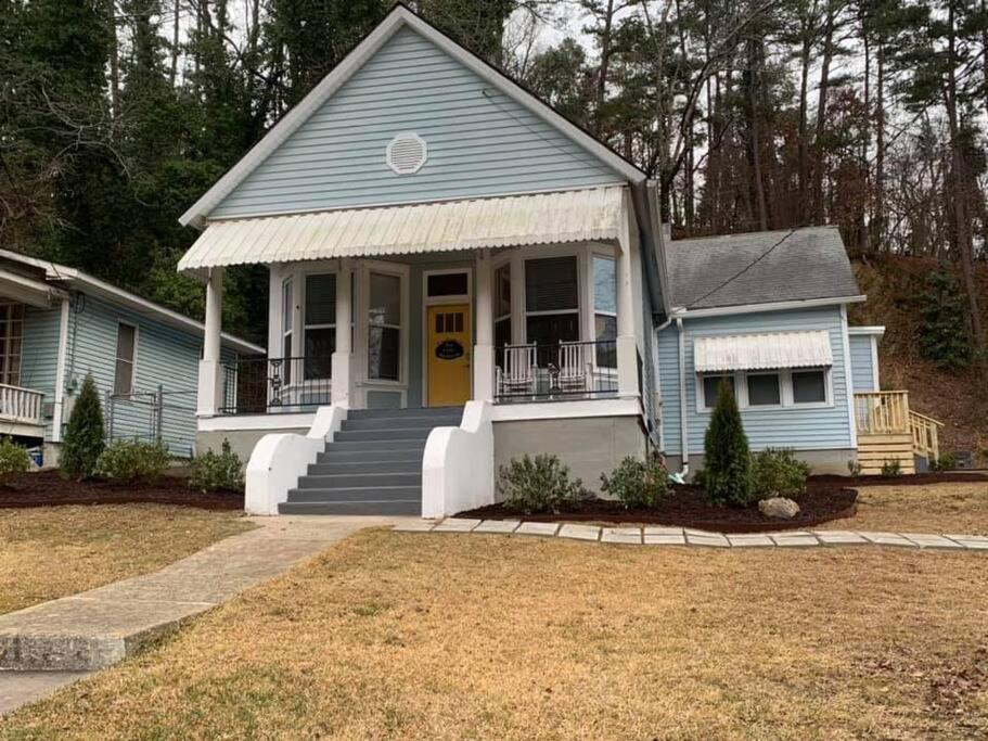 Cedar Blossom Bungalow Is A Cozy Getaway With A 5 Minute Walk To Downtown! Hot Springs Exterior foto